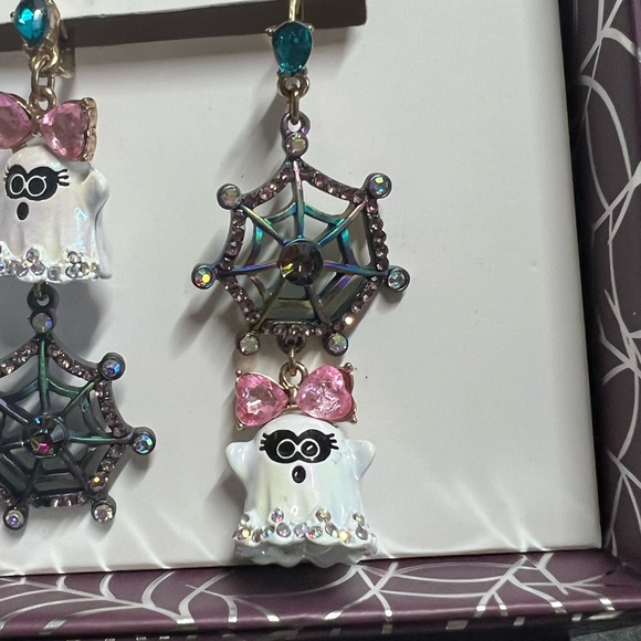NWT Betsy Johnson Ghost & Spider Web Earrings - Picture 8 of 14